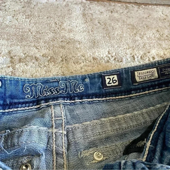 Miss Me Easy Capri Rhinestone Embellished Rear Pockets Western Straight Leg Jean - Picture 5 of 14